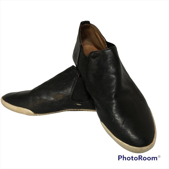 Frye Shoes - Frye melanie chelsea size us 7 m women's casual leather booties black 3470286